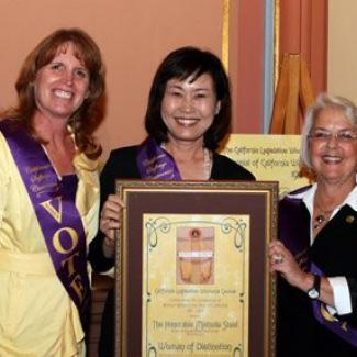 Board of Equalization Member Michelle Steel accepts her award as a “Woman of Distinction” from the Chair and Vice-Chair of the Legislative Women’s Caucus (Senator Noreen Evans and Assemblywoman Bonnie Lowenthal).